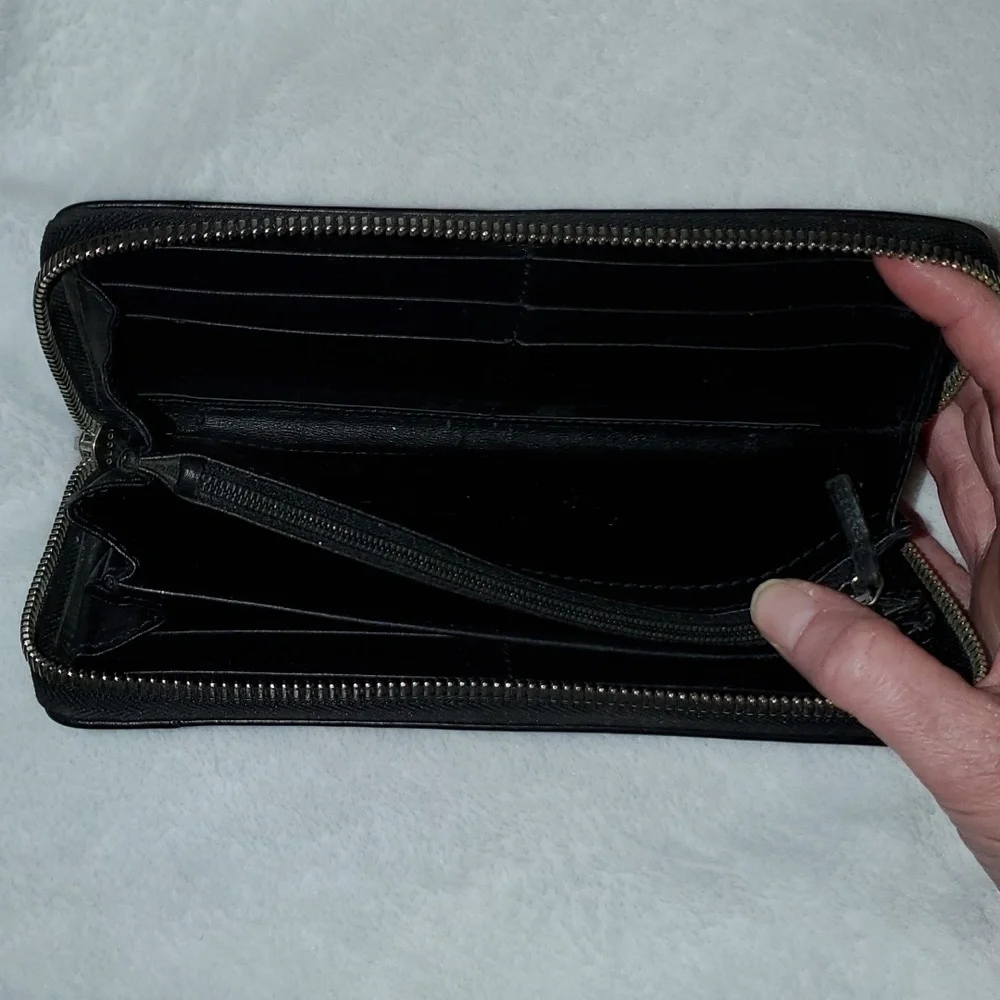 Gucci Zip Around Long Wallet - Picture 10 of 16